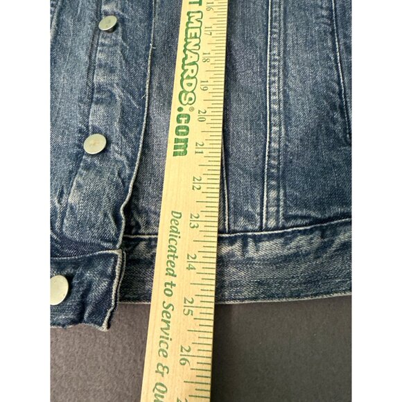 H&M Vintage-Style Medium Wash Denim Jacket With Snap Buttons & Chest Pockets - Picture 6 of 9
